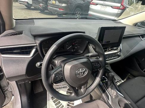 Used 2024 Toyota Corolla LE FWD image 8