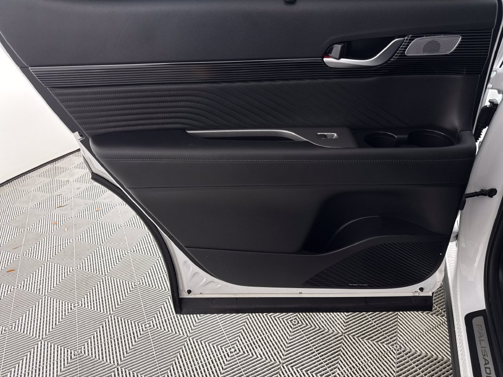 Used 2024 Hyundai Palisade Calligraphy FWD image 14