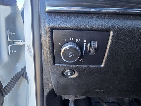 Used 2022 Jeep Grand Cherokee Limited image 18