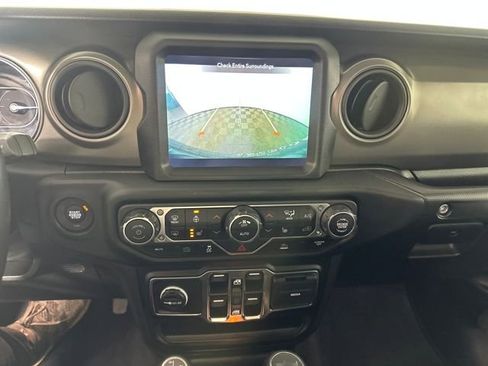 Used 2023 Jeep Wrangler Unlimited w/ Cold Weather Group image 22