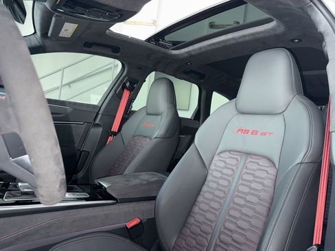 Used 2025 Audi RS 6 performance image 40