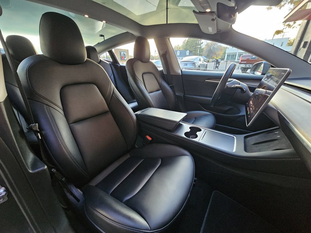Used 2022 Tesla Model 3 Long Range AWD/4WD image 4