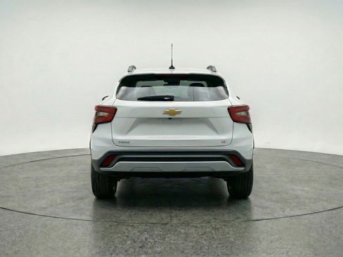 Used 2025 Chevrolet Trax LT w/ LT Convenience Package FWD image 7