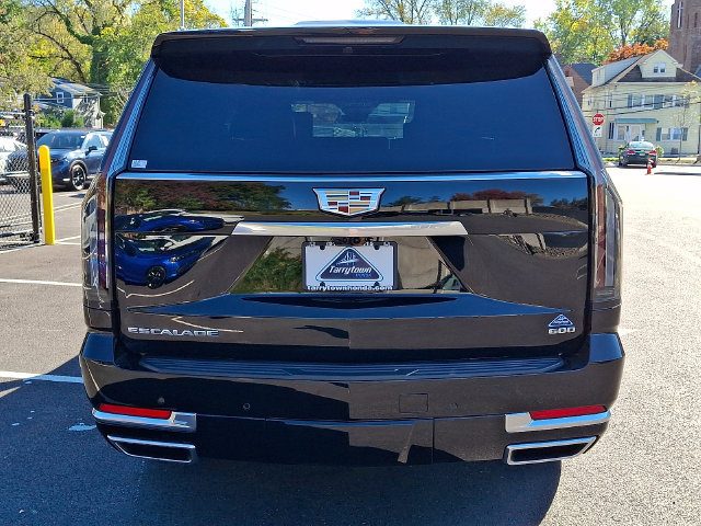 Used 2026 Cadillac Escalade ESV Luxury w/ LPO, Floor Liner Package AWD/4WD image 5