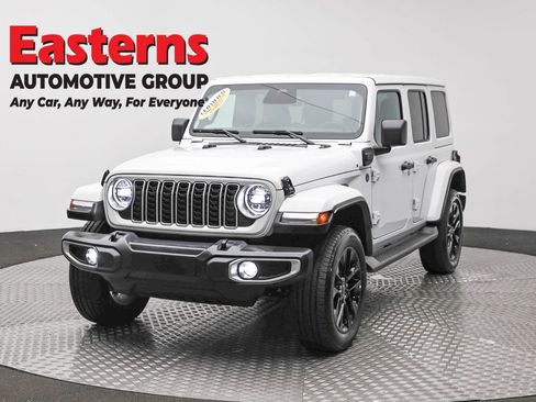 Used 2025 Jeep Wrangler Unlimited Sahara AWD/4WD image 1