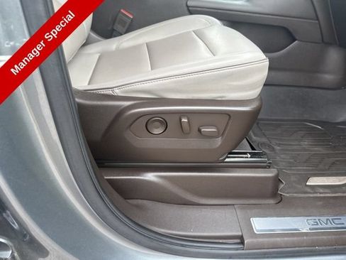 Used 2022 GMC Yukon SLT AWD/4WD image 33