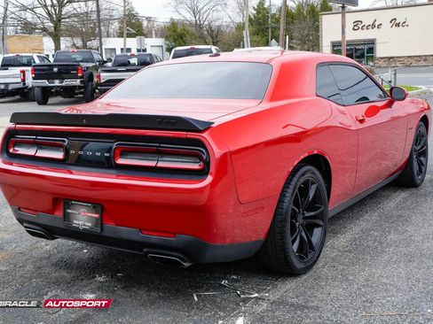 Used 2016 Dodge Challenger R/T w/ Blacktop Package image 7