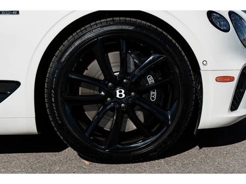 Used 2024 Bentley Continental GT V8 image 16