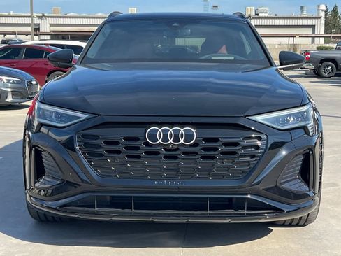 Used 2024 Audi Q8 e-tron Prestige w/ Prestige Package image 11