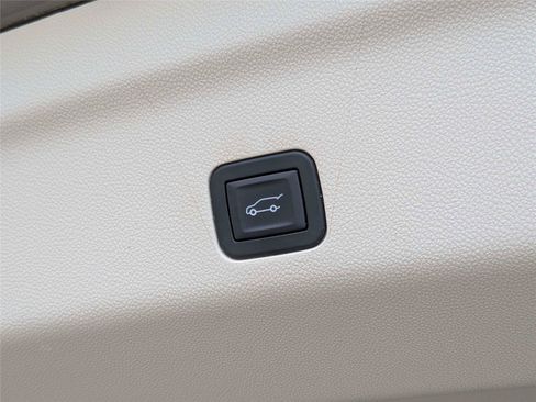 Used 2025 Cadillac Escalade Sport Platinum w/ LPO, Floor Liner Package AWD/4WD image 10