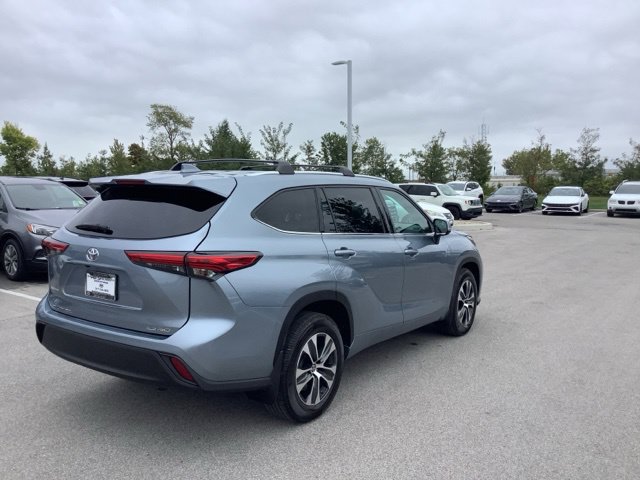Used 2021 Toyota Highlander XLE AWD/4WD image 5