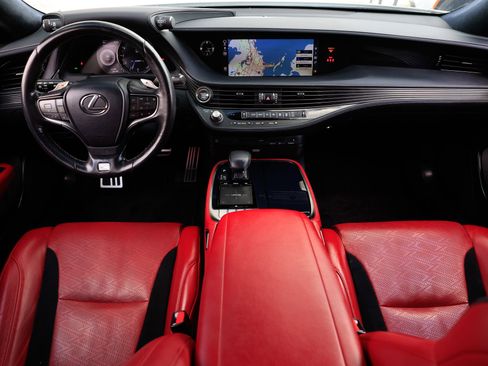 Used 2018 Lexus LS 500 F Sport w/ Accessory Package (Z2) image 2