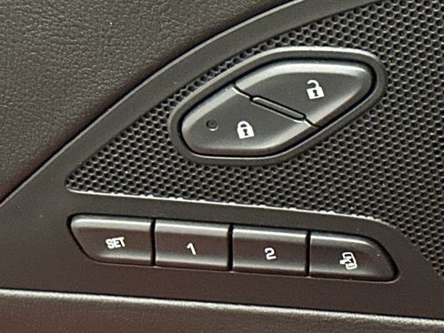 Used 2015 Chevrolet Corvette Z06 w/ 2LZ Preferred Equipment Group image 33