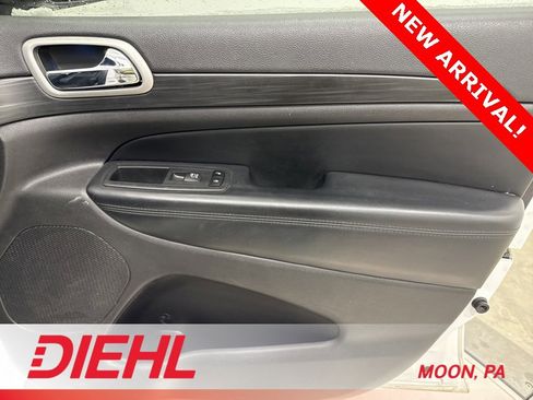 Used 2020 Jeep Grand Cherokee Altitude image 14