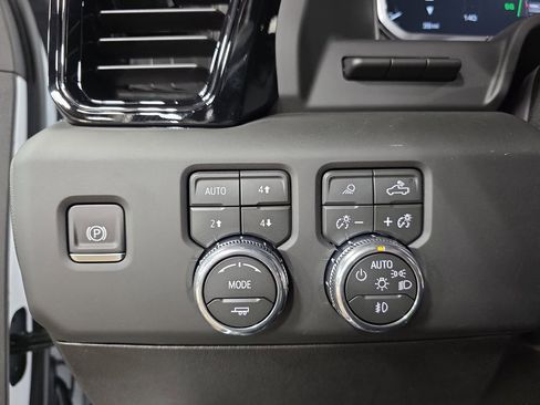 New 2026 GMC Sierra 2500 AT4 w/ AT4 Premium Plus Package AWD/4WD image 27