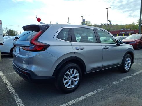 Used 2023 Honda CR-V LX image 6