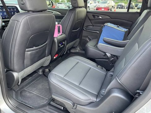 Used 2026 Chevrolet Traverse LT FWD image 6