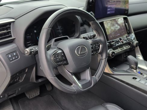 Certified 2026 Lexus LX 700h Luxury w/ Appearance Package AWD/4WD image 6