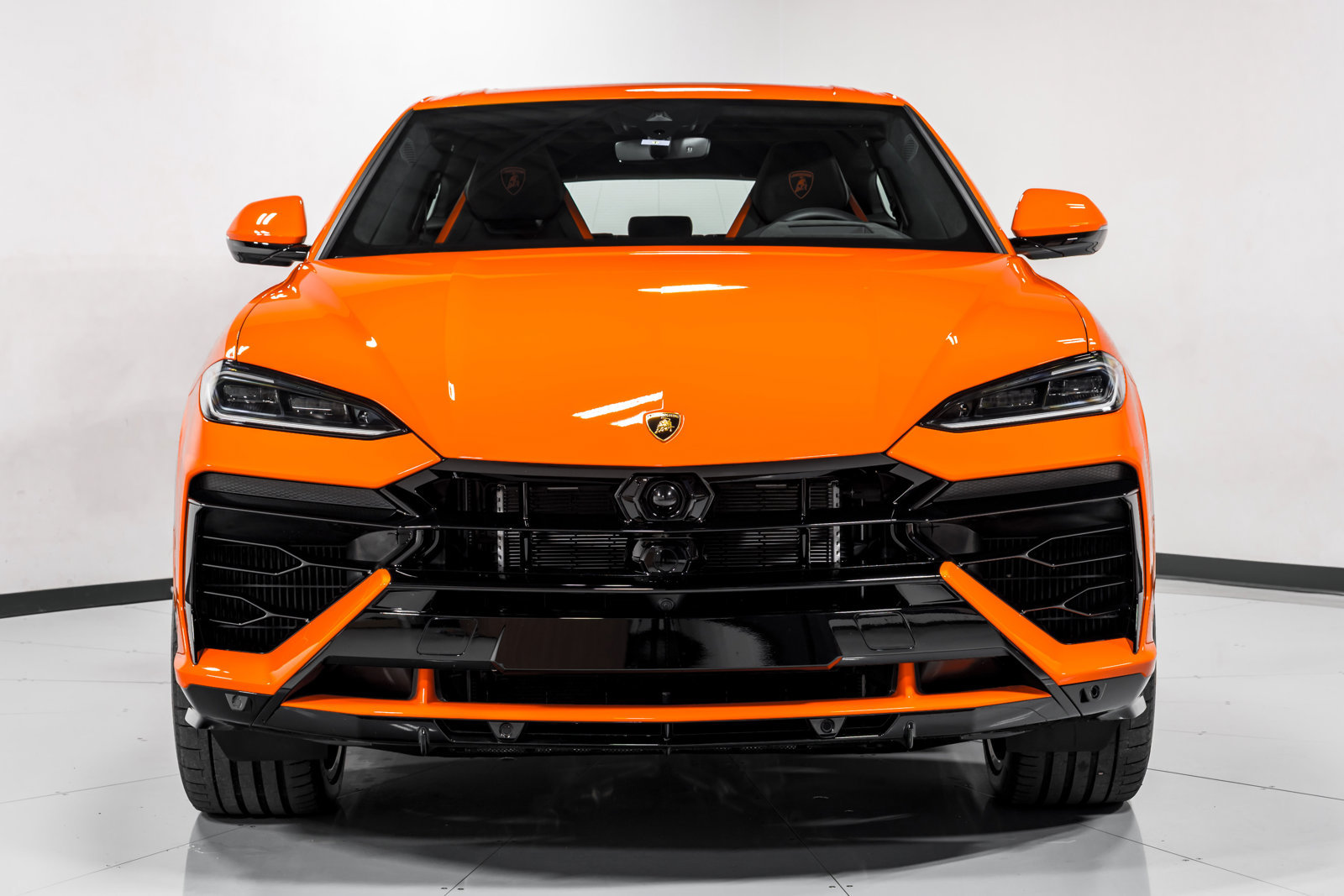 Used 2025 Lamborghini Urus SE AWD/4WD image 8