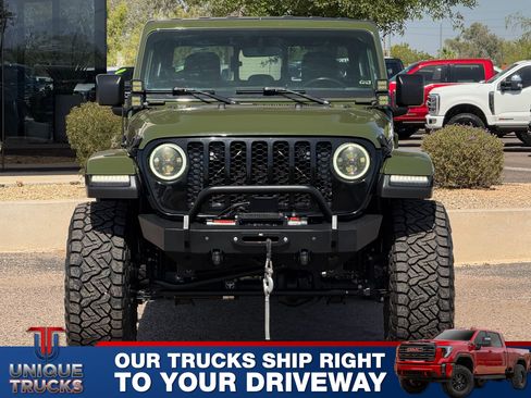 Used 2021 Jeep Gladiator Willys image 2