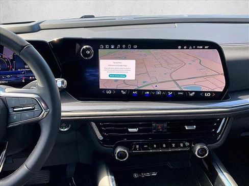 Used 2025 Chevrolet Suburban RST w/ Comfort Package image 8