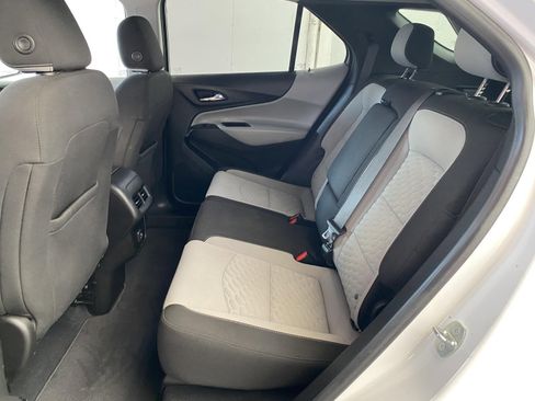 Used 2021 Chevrolet Equinox LT image 16