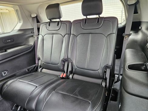 Used 2023 Jeep Grand Cherokee L Limited image 16