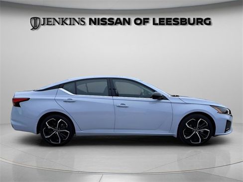 New 2025 Nissan Altima 2.5 SR w/ SR Premium Package image 10