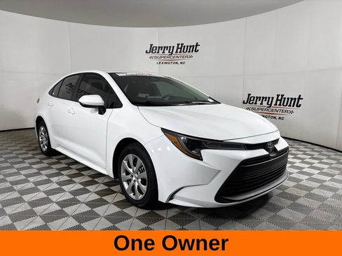 Used 2026 Toyota Corolla LE FWD image 4
