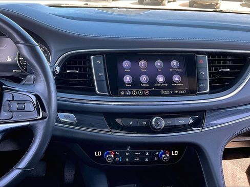 Used 2024 Buick Enclave Premium image 6
