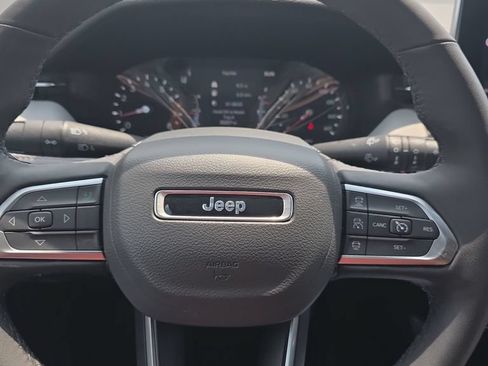 Used 2025 Jeep Compass Limited AWD/4WD image 13