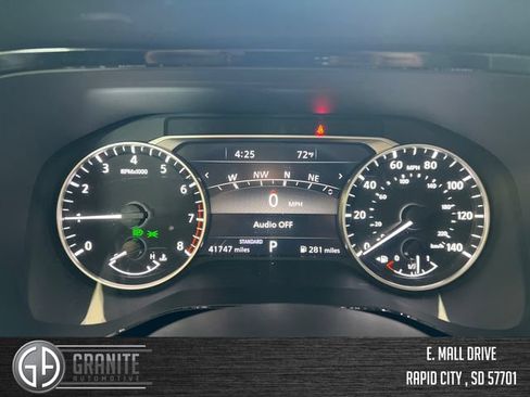 Used 2025 Nissan Pathfinder SL FWD image 12