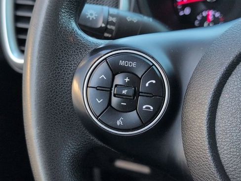 Used 2020 Kia Soul LX image 24