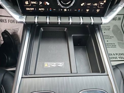 Used 2025 GMC Acadia Elevation w/ Elevation Premium Package image 24