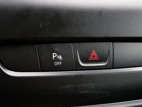 Used 2019 Jeep Cherokee Latitude Plus w/ Cold Weather Group FWD image 26