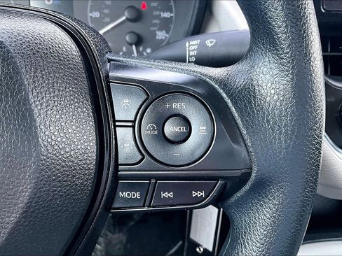 Used 2024 Toyota Corolla LE image 18