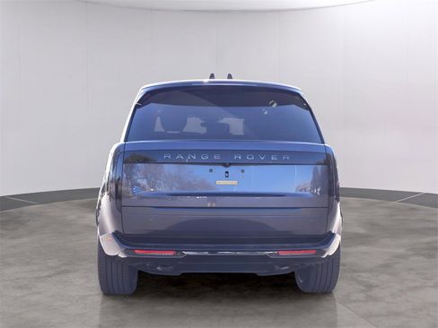 Certified 2025 Land Rover Range Rover SE image 6