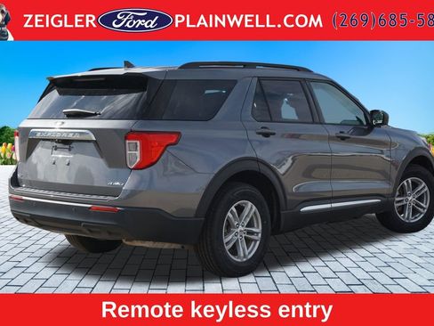 Used 2022 Ford Explorer XLT AWD/4WD image 5