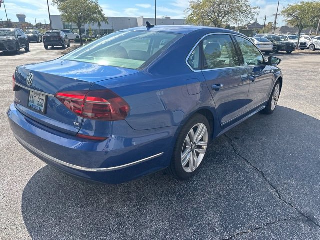 Used 2017 Volkswagen Passat 1.8T SEL Premium FWD image 3