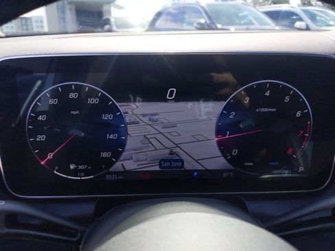 Used 2024 Mercedes-Benz GLC 300 4MATIC image 11