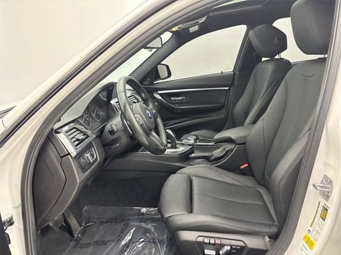 Used 2017 BMW 328d Sedan w/ M Sport Package image 25