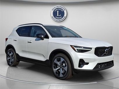 New 2026 Volvo XC40 B5 Plus w/ Protection Package Premier