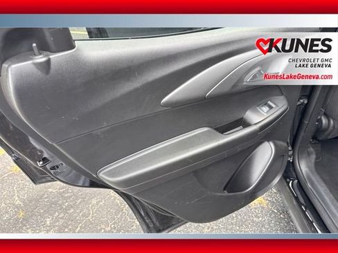 Used 2025 Chevrolet TrailBlazer LT AWD/4WD image 16