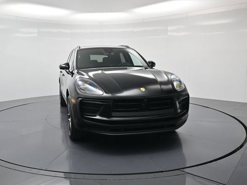 Certified 2026 Porsche Macan image 33