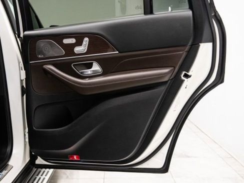 Used 2022 Mercedes-Benz GLS 450 4MATIC image 26