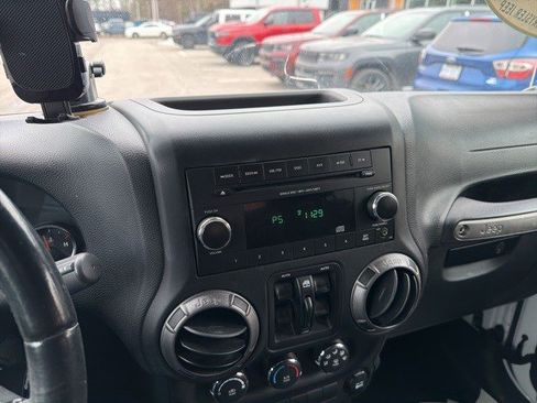 Used 2018 Jeep Wrangler Unlimited Sport S image 13