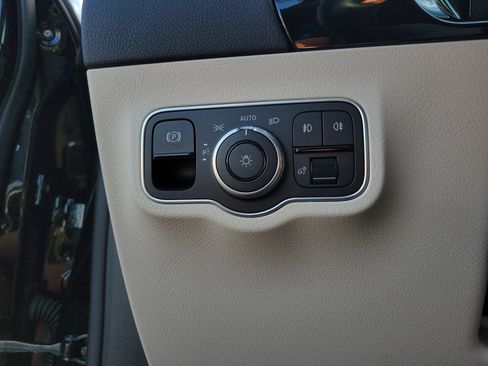 Certified 2025 Mercedes-Benz GLA 250 image 24