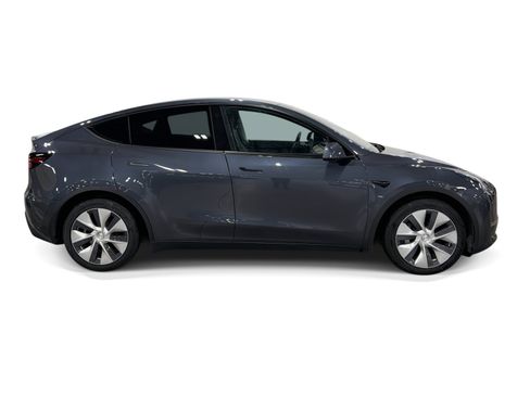 Certified 2021 Tesla Model Y Long Range AWD/4WD image 7
