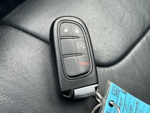 Used 2015 Jeep Cherokee Limited image 30