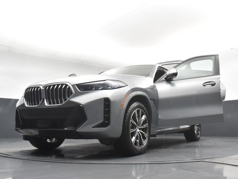 Used 2025 BMW X6 xDrive40i AWD/4WD image 30